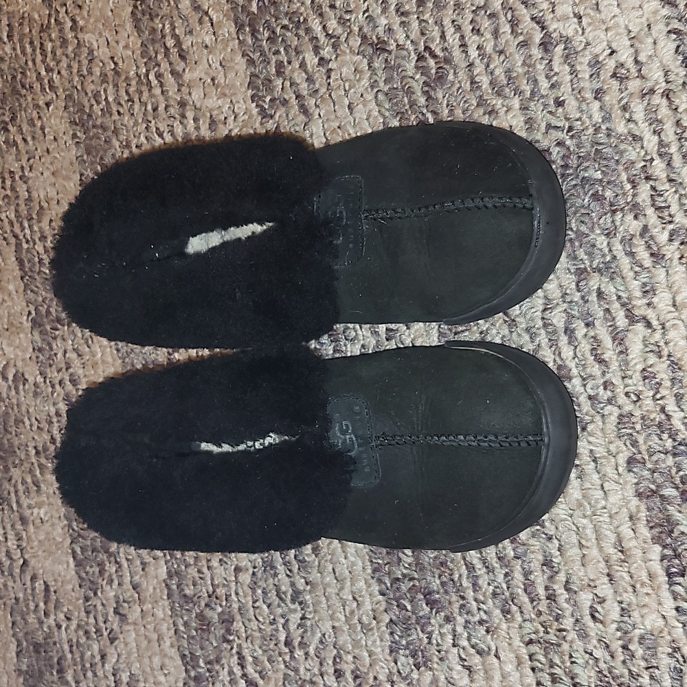 Ugg sz 6 moccasins